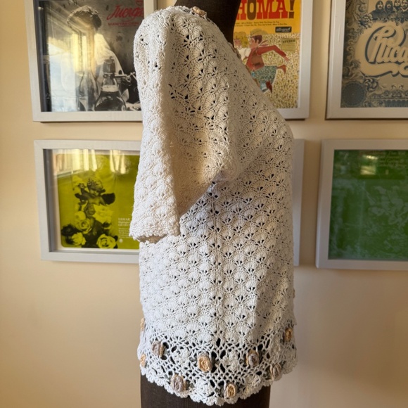 Beautiful vintage Hand-crocheted top in soft ivory/cream - Picture 3 of 8